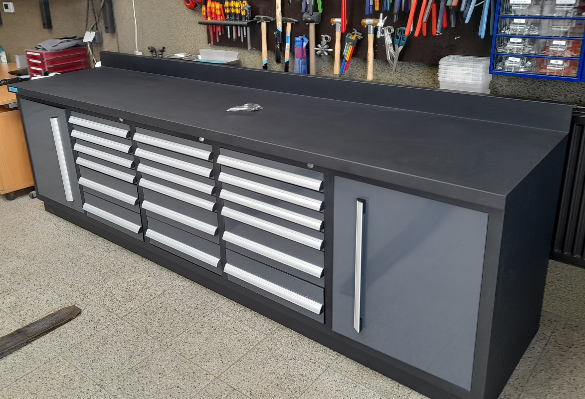 dielenský ponk - 18 - antracit