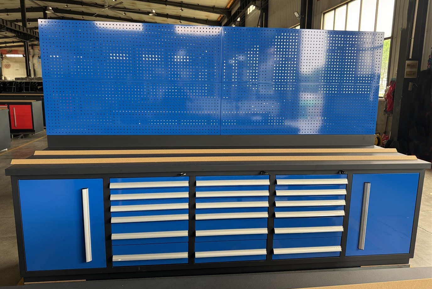 dierovaná stena 285x90cm - blue