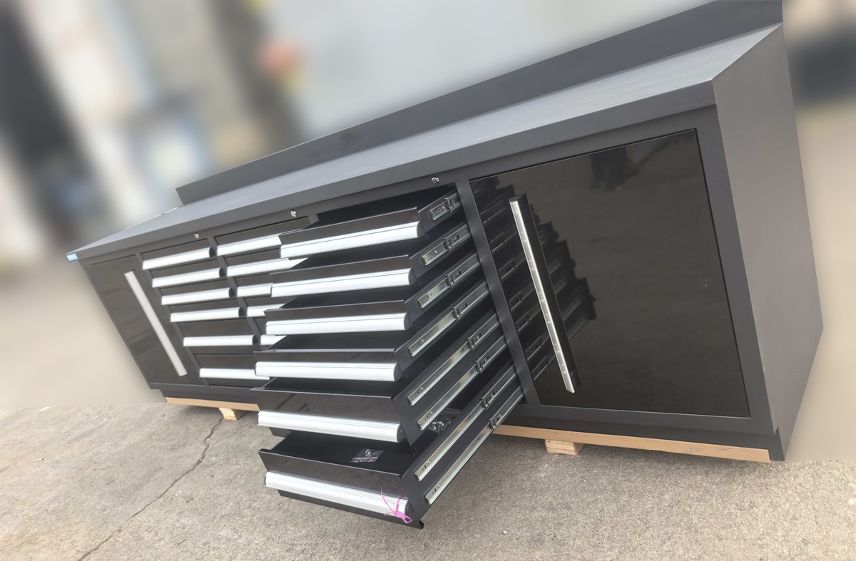 dielenský ponk - 18 - black